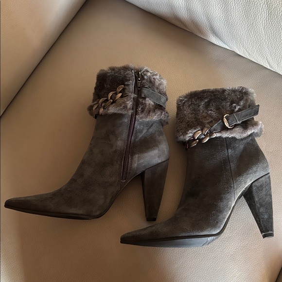 Davos Gomma grey suede, pointed toe, ankle boots. Size 37 (US 7). Made in Italy - Picture 3 of 8